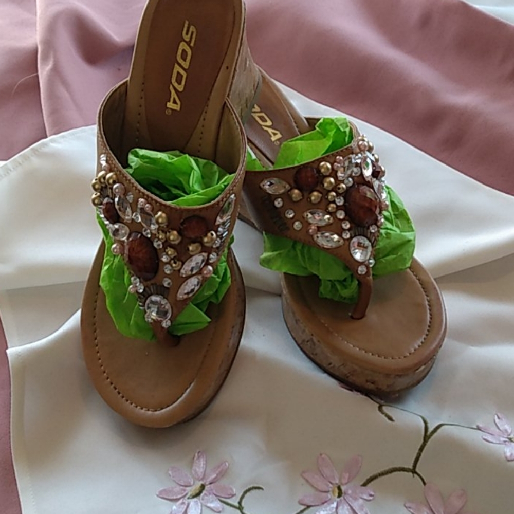 Women's shoes